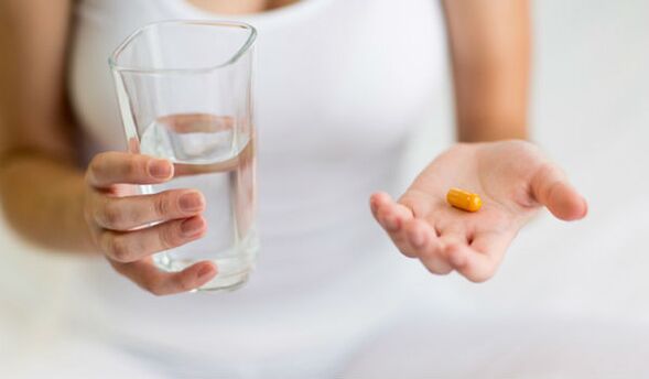 Take pills to prevent worms